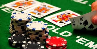 Pengguna Indonesia menikmati sesi live casino slotmetro melalui smartphone dengan tampilan antarmuka yang responsif